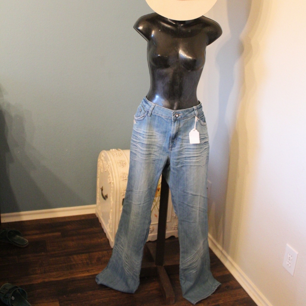 Jeans - Picture 5 of 5